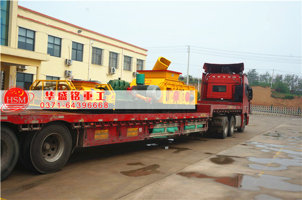 雙齒輥破碎機(jī)發(fā)貨現(xiàn)場