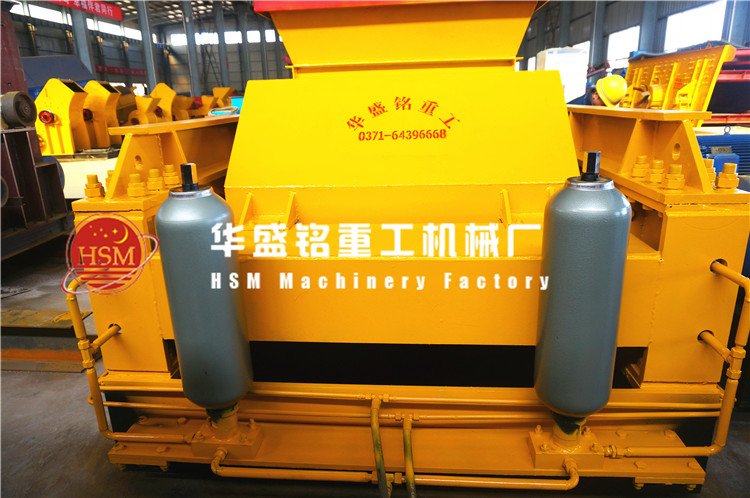 大型液壓對輥破碎機(jī)廠家