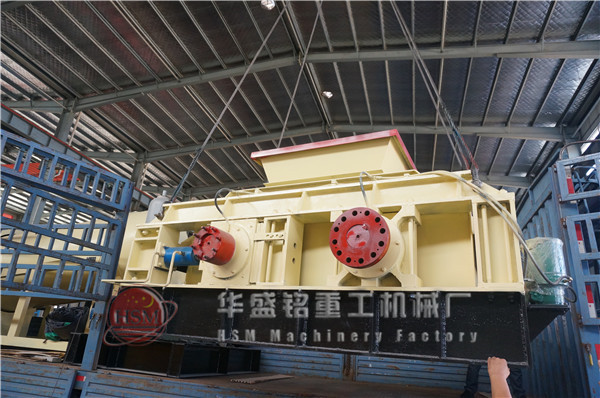 液壓對輥破碎機(jī)圖片